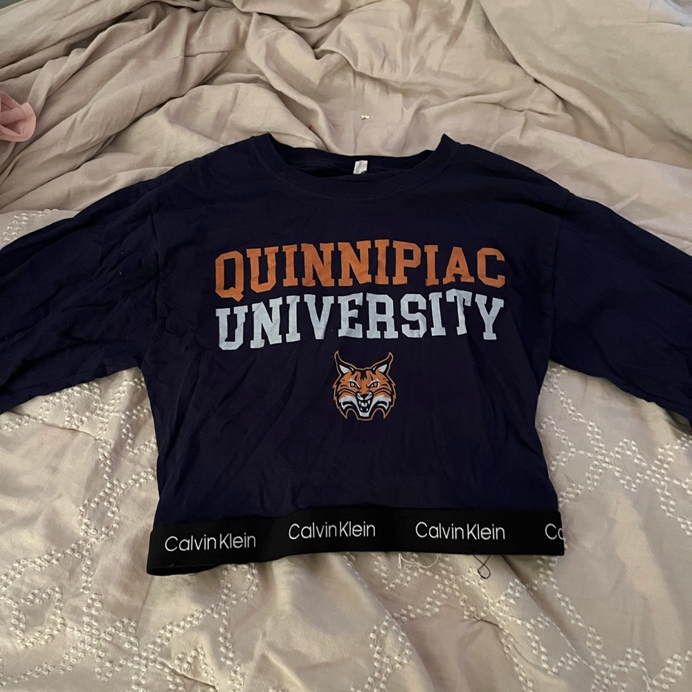 Cropped Quinnipiac University Merch